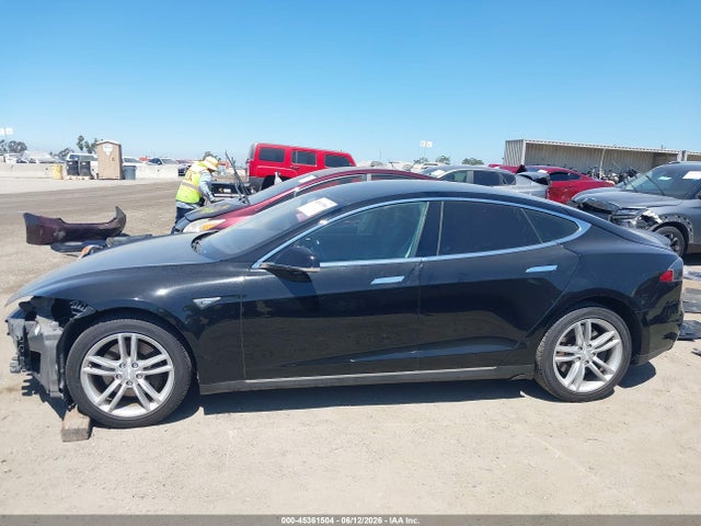 45361504 :رقم المزاد ، 5YJSA1CN9DFP27745 vin ، 2013 Tesla Model S مزاد بيع