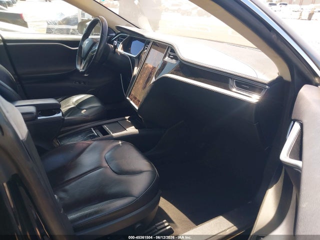 45361504 :رقم المزاد ، 5YJSA1CN9DFP27745 vin ، 2013 Tesla Model S مزاد بيع