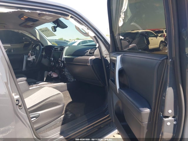 Toyota 4RUNNER SR5 2024 JTEEU5JR8R5306783 Image 5