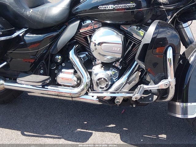 Harley-Davidson Flhtk Ultra Limited 2015 1HD1KEL16FB702920 Image 8