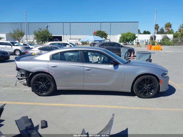 2C3CDXHG1HH585257 Dodge Charger Sxt Rwd