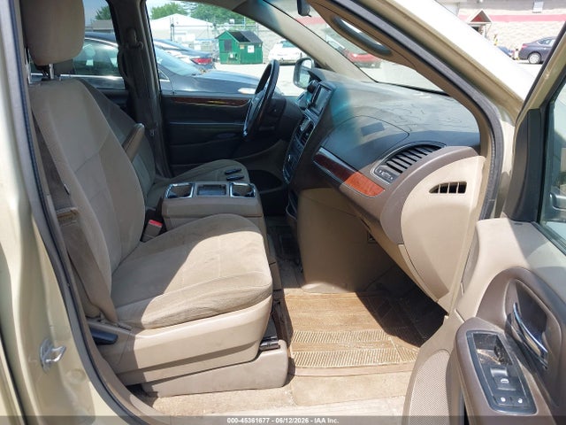 45361677 :رقم المزاد ، 2A4RR5DG4BR768553 vin ، 2011 Chrysler Town & Country Touring مزاد بيع