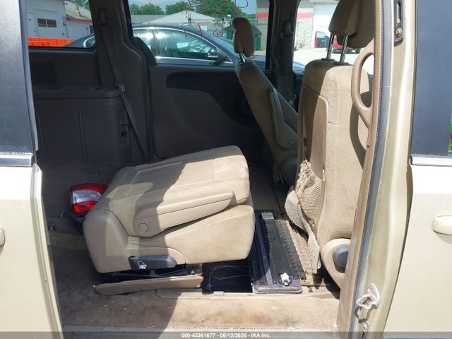 45361677 :رقم المزاد ، 2A4RR5DG4BR768553 vin ، 2011 Chrysler Town & Country Touring مزاد بيع