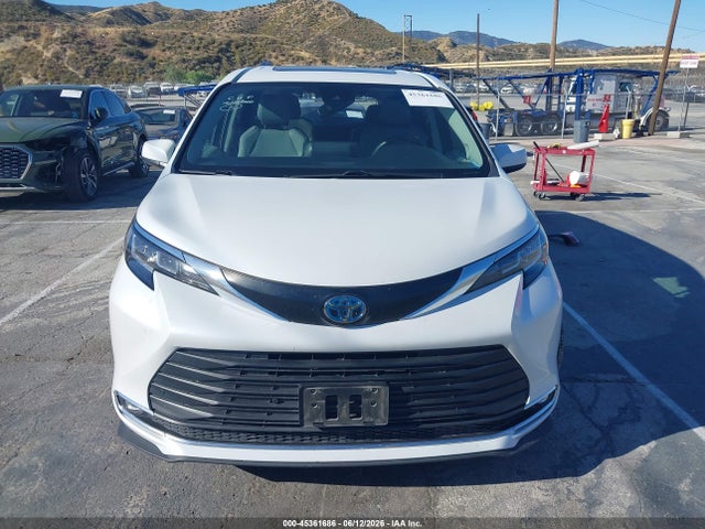 45361686 :رقم المزاد ، 5TDJRKEC5NS102780 vin ، 2022 Toyota Sienna Xle مزاد بيع