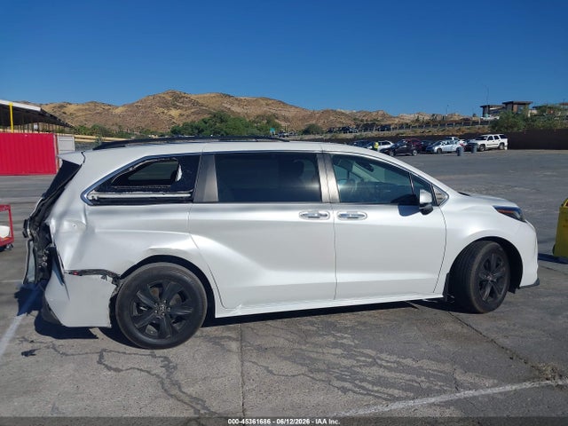 45361686 :رقم المزاد ، 5TDJRKEC5NS102780 vin ، 2022 Toyota Sienna Xle مزاد بيع