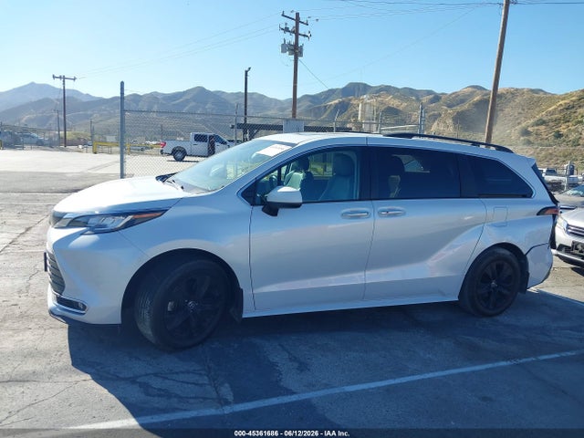 45361686 :رقم المزاد ، 5TDJRKEC5NS102780 vin ، 2022 Toyota Sienna Xle مزاد بيع