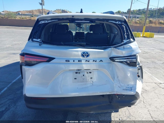 45361686 :رقم المزاد ، 5TDJRKEC5NS102780 vin ، 2022 Toyota Sienna Xle مزاد بيع