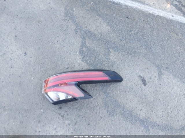 45361686 :رقم المزاد ، 5TDJRKEC5NS102780 vin ، 2022 Toyota Sienna Xle مزاد بيع