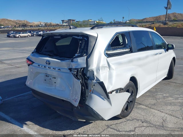 45361686 :رقم المزاد ، 5TDJRKEC5NS102780 vin ، 2022 Toyota Sienna Xle مزاد بيع