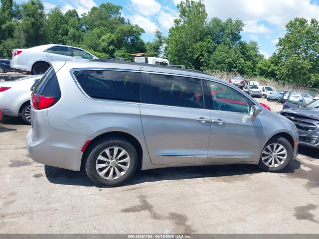 Aukcja sprzedaży 2017 Chrysler Pacifica Touring-l, vin: 2C4RC1BG2HR832102, numer aukcji: 45361754