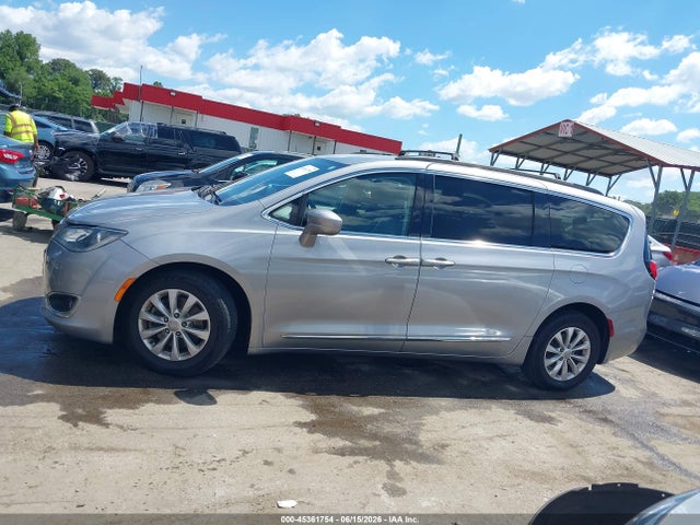 Aukcja sprzedaży 2017 Chrysler Pacifica Touring-l, vin: 2C4RC1BG2HR832102, numer aukcji: 45361754