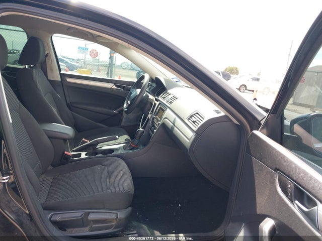 Продажа на аукционе авто 2016 Volkswagen Passat 1.8t S, vin: 1VWAT7A31GC028120, номер лота: 45361772