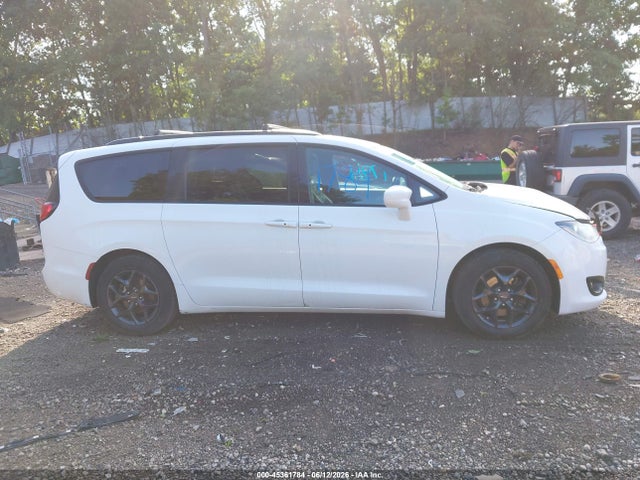 45361784 :رقم المزاد ، 2C4RC1BG8JR274312 vin ، 2018 Chrysler Pacifica Touring L مزاد بيع