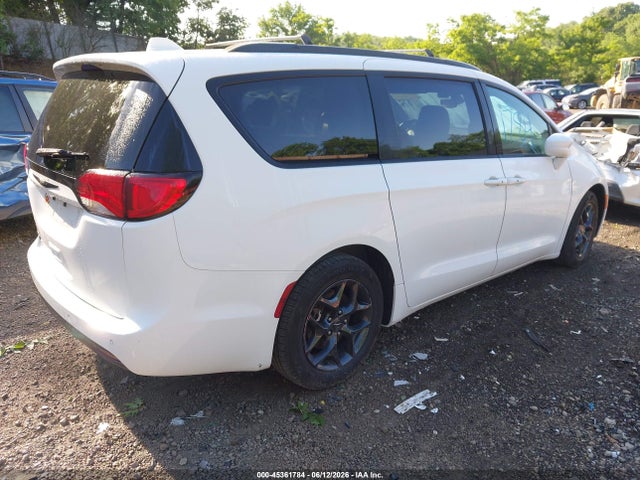 45361784 :رقم المزاد ، 2C4RC1BG8JR274312 vin ، 2018 Chrysler Pacifica Touring L مزاد بيع