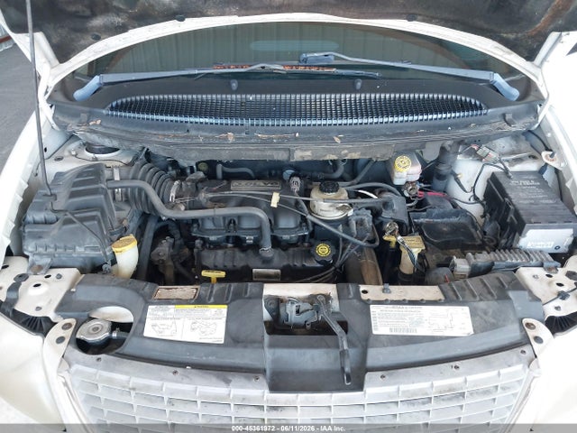 Продажа на аукционе авто 2002 Chrysler Town & Country Lxi, vin: 2C8GP54L22R568379, номер лота: 45361972