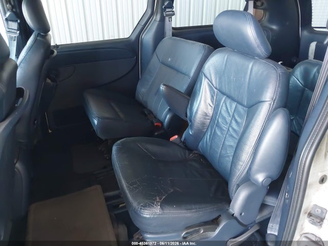 Продажа на аукционе авто 2002 Chrysler Town & Country Lxi, vin: 2C8GP54L22R568379, номер лота: 45361972