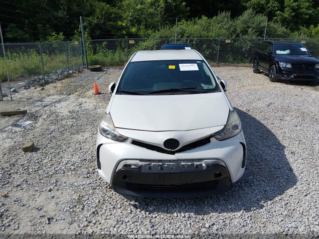 Продаж на аукціоні авто 2015 Toyota Prius V Two, vin: JTDZN3EU6FJ018799, номер лоту: 45361992