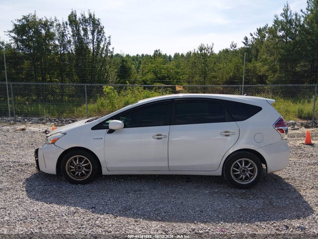 Продаж на аукціоні авто 2015 Toyota Prius V Two, vin: JTDZN3EU6FJ018799, номер лоту: 45361992