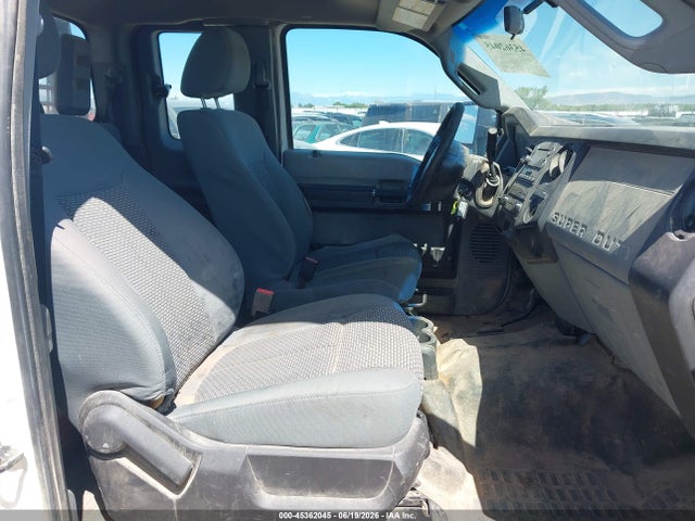 Ford F-550 Chassis Xl 2015 1FD0X5HT4FEC54812 Image 5