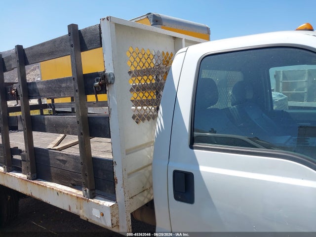 Ford F-550 Chassis Xl 2015 1FDUF5GT2FED41825 Image 14