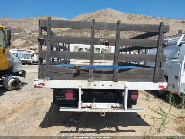 Ford F-550 Chassis Xl 2015 1FDUF5GT2FED41825 Image 17