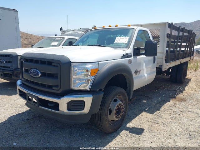 Ford F-550 Chassis Xl 2015 1FDUF5GT2FED41825 Image 2