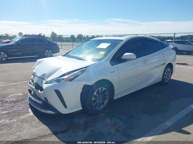 Toyota PRIUS XLE 2019 JTDKARFU8K3073171 Image 2