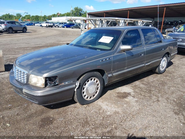 45362130 :رقم المزاد ، 1G6KD54YXWU798778 vin ، 1998 Cadillac Deville Standard مزاد بيع