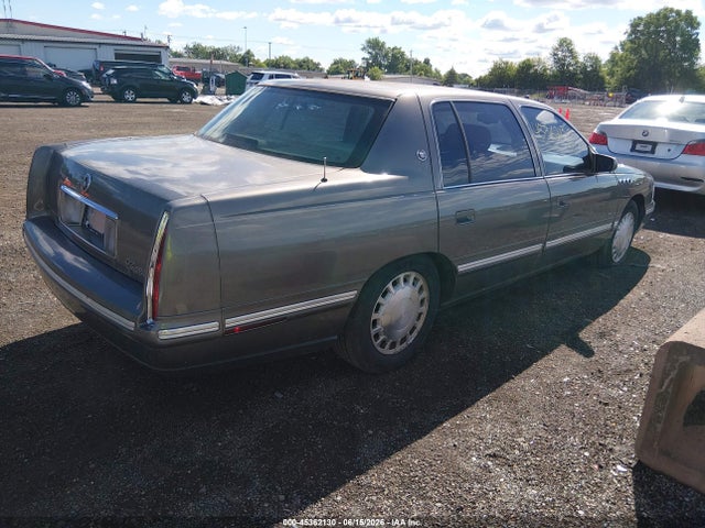 45362130 :رقم المزاد ، 1G6KD54YXWU798778 vin ، 1998 Cadillac Deville Standard مزاد بيع