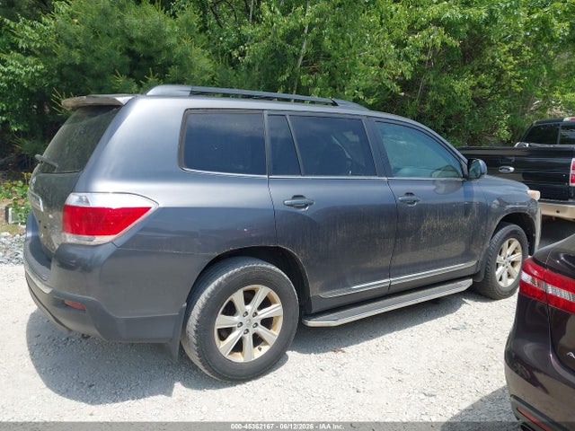 2013 Toyota Highlander Base Plus V6 მანქანა იყიდება აუქციონზე, vin: 5TDBK3EH0DS237271, აუქციონის ნომერი: 45362167