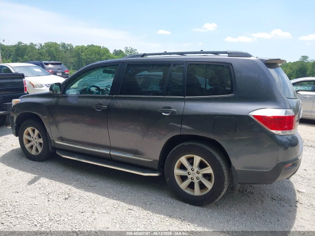 2013 Toyota Highlander Base Plus V6 მანქანა იყიდება აუქციონზე, vin: 5TDBK3EH0DS237271, აუქციონის ნომერი: 45362167