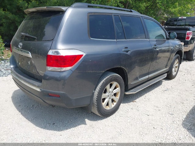 2013 Toyota Highlander Base Plus V6 მანქანა იყიდება აუქციონზე, vin: 5TDBK3EH0DS237271, აუქციონის ნომერი: 45362167