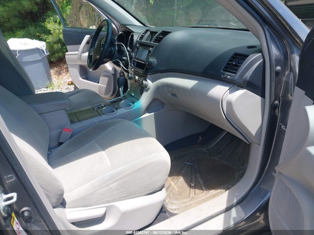 2013 Toyota Highlander Base Plus V6 მანქანა იყიდება აუქციონზე, vin: 5TDBK3EH0DS237271, აუქციონის ნომერი: 45362167