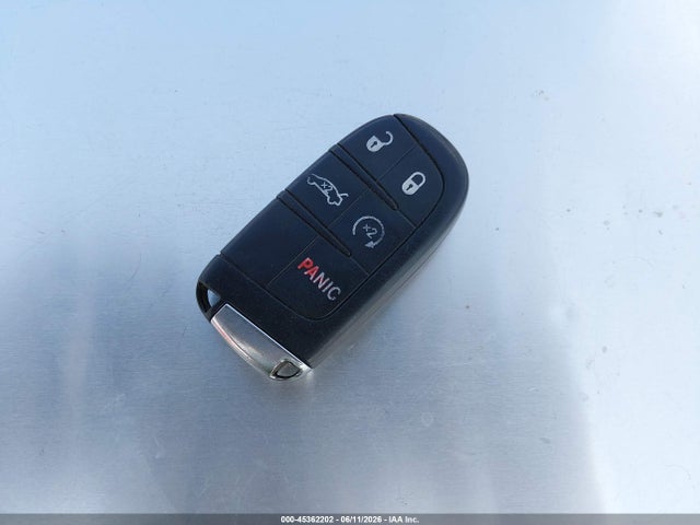 1C3CCCDG4FN589633 Chrysler 200 S