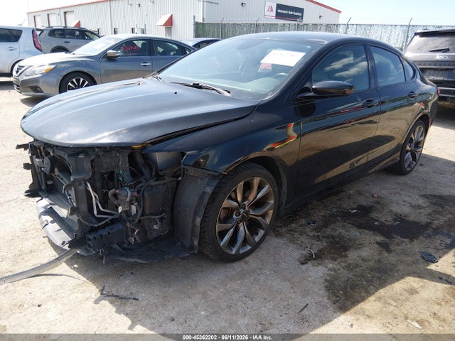 1C3CCCDG4FN589633 Chrysler 200 S