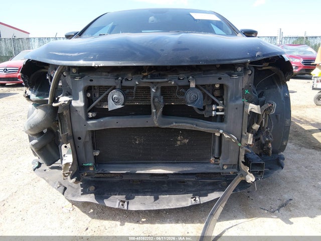 1C3CCCDG4FN589633 Chrysler 200 S