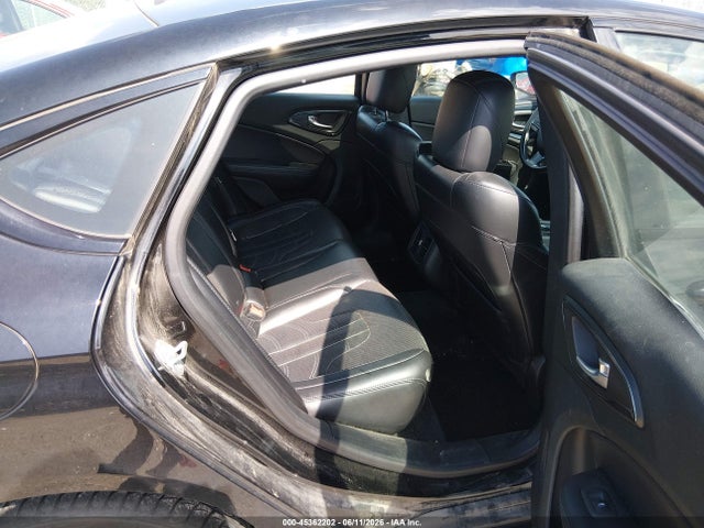 1C3CCCDG4FN589633 Chrysler 200 S