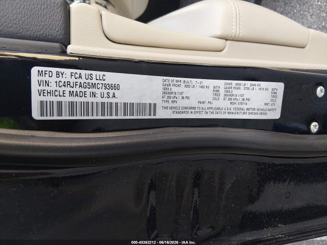 1C4RJFAG5MC793660 Jeep Grand Cherokee Laredo E 4x4