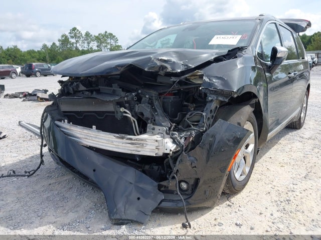 2017 Chrysler Pacifica Limited მანქანა იყიდება აუქციონზე, vin: 2C4RC1GG5HR528500, აუქციონის ნომერი: 45362297