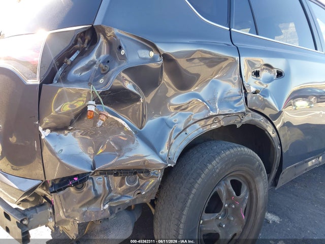 Toyota RAV4 LE 2018 2T3ZFREV1JW516640 Image 6