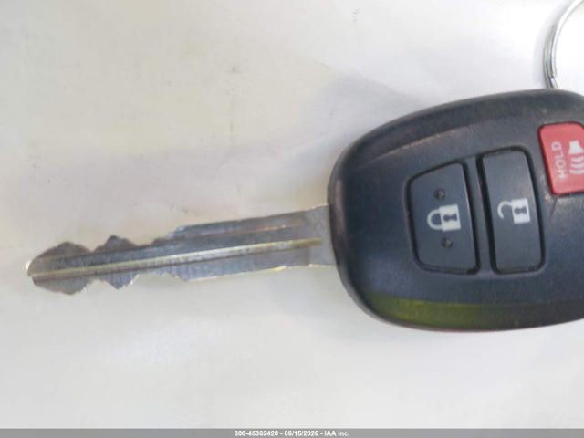 Toyota RAV4 LE 2016 JTMBFREV6GD190941 Image 11