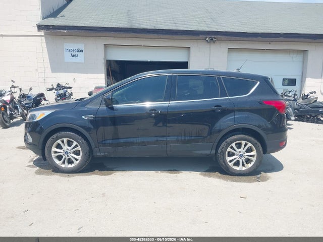 Ford ESCAPE SE 2019 1FMCU9GD0KUB83843 Image 16