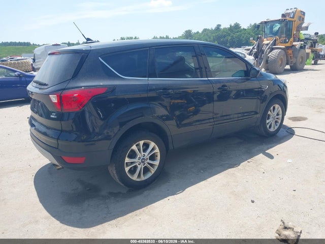 Ford ESCAPE SE 2019 1FMCU9GD0KUB83843 Image 4