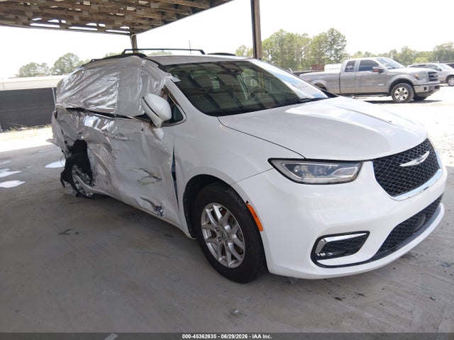 Auction sale of the 2022 Chrysler Pacifica Touring L, vin: 2C4RC1BG6NR182072, lot number: 45362635