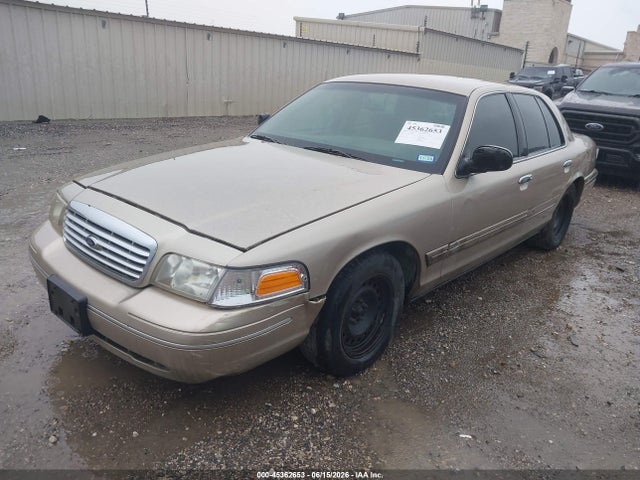 Продажа на аукционе авто 2000 Ford Crown Victoria, vin: 2FAFP73W7YX125627, номер лота: 45362653