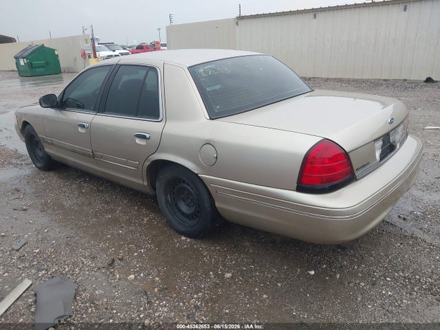 Продажа на аукционе авто 2000 Ford Crown Victoria, vin: 2FAFP73W7YX125627, номер лота: 45362653