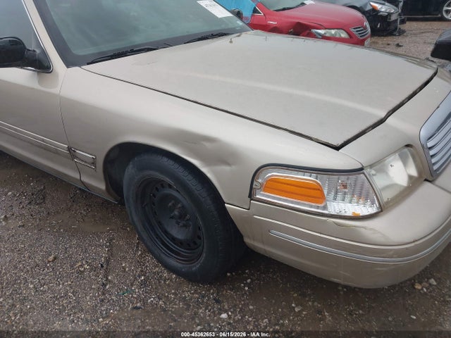 Продажа на аукционе авто 2000 Ford Crown Victoria, vin: 2FAFP73W7YX125627, номер лота: 45362653