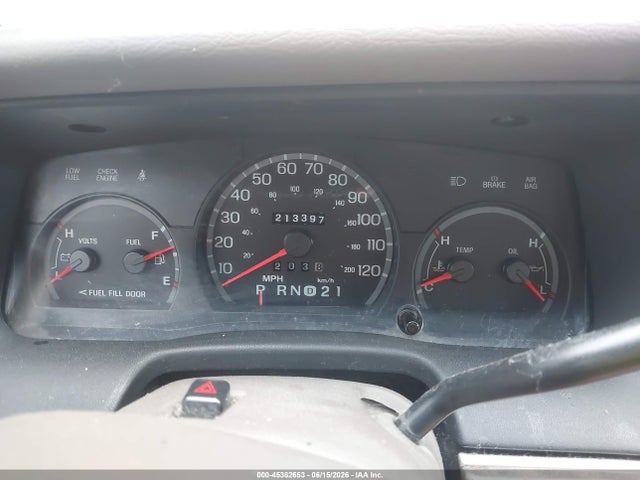Продажа на аукционе авто 2000 Ford Crown Victoria, vin: 2FAFP73W7YX125627, номер лота: 45362653