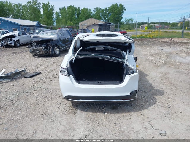 Chrysler 200 C 2016 1C3CCCCB5GN114449 Image 16