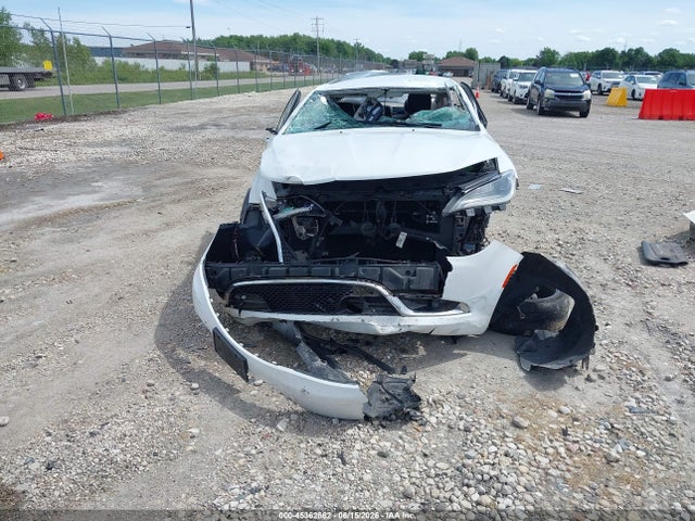 Chrysler 200 C 2016 1C3CCCCB5GN114449 Image 18